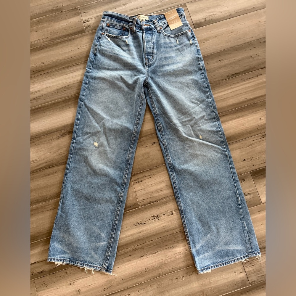 Madewell Relaxed Denim Jeans in Light Wash
